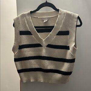 Sincerely Jules Black and Cream V-Neck Cropped Sweater Vest
